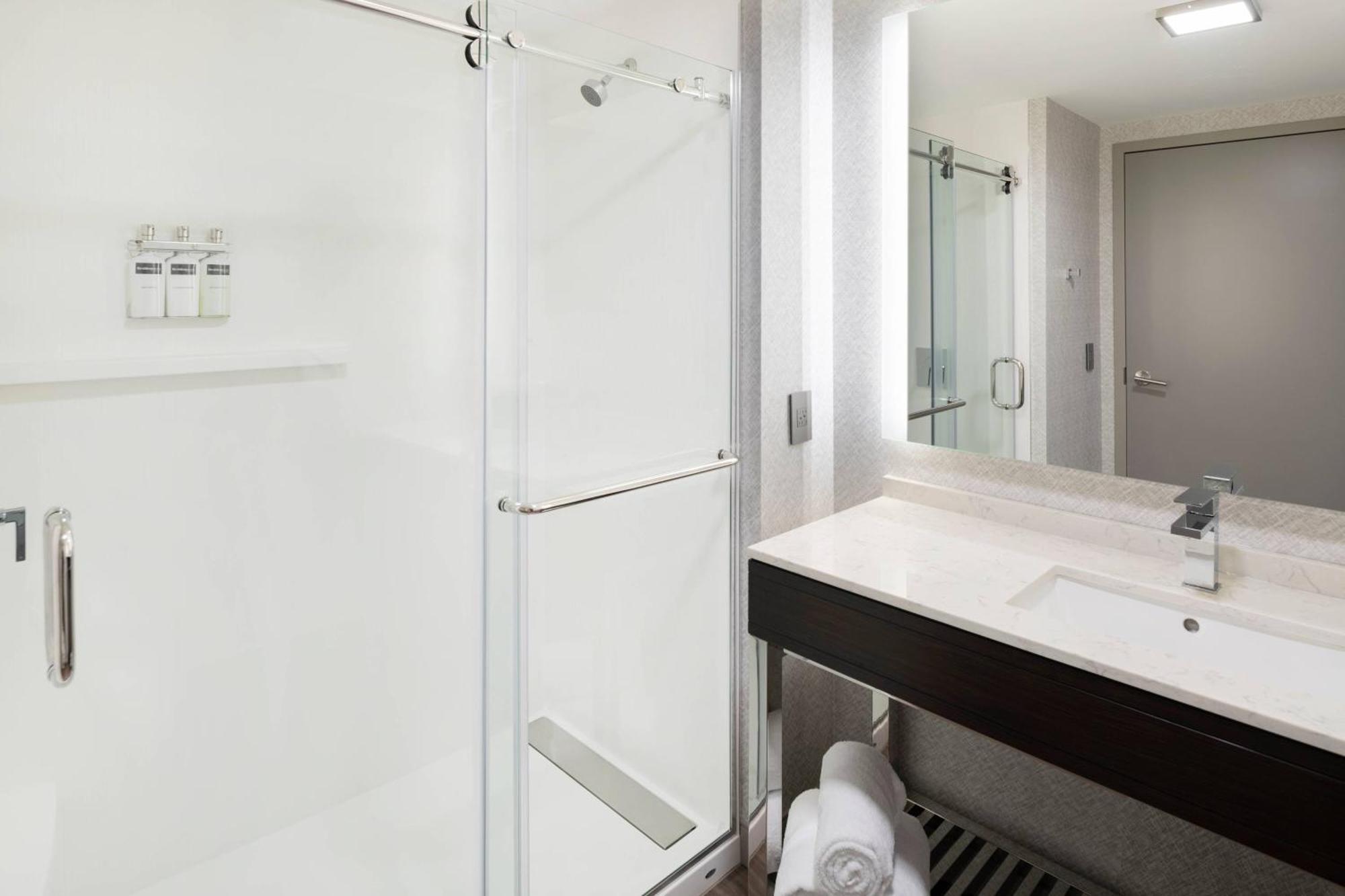 Residence Inn By Marriott Boston Нейтик Экстерьер фото