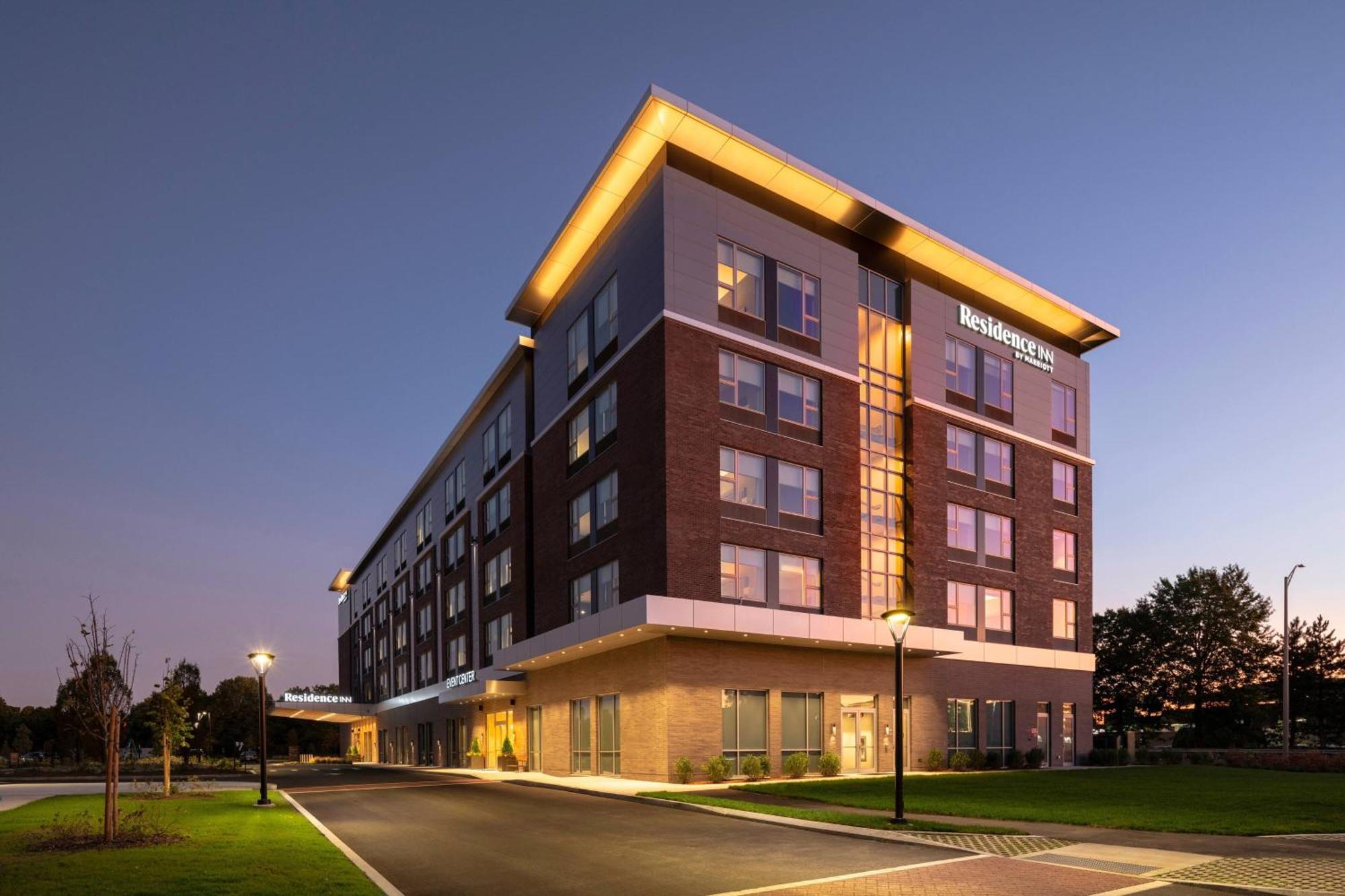 Residence Inn By Marriott Boston Нейтик Экстерьер фото